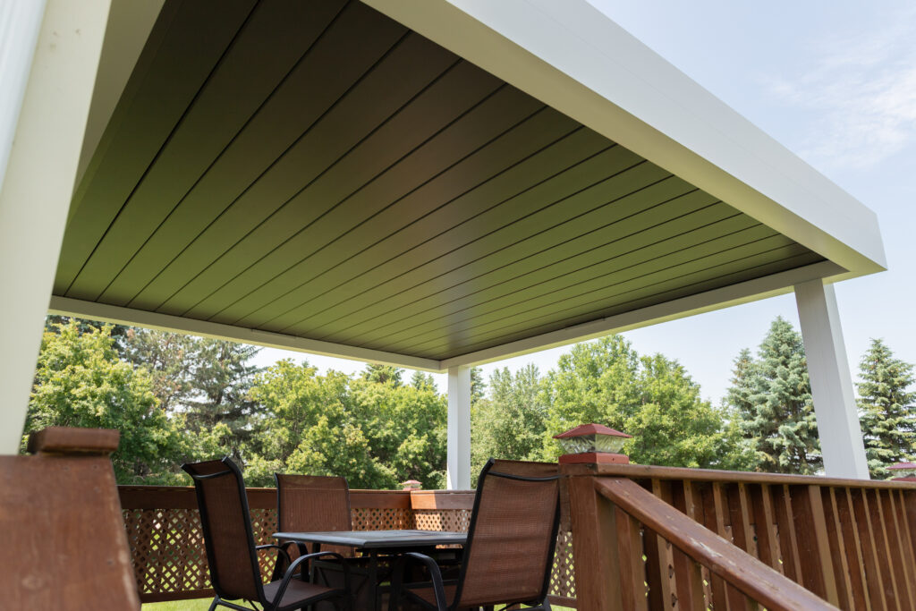 Motorized pergola in Sioux Falls