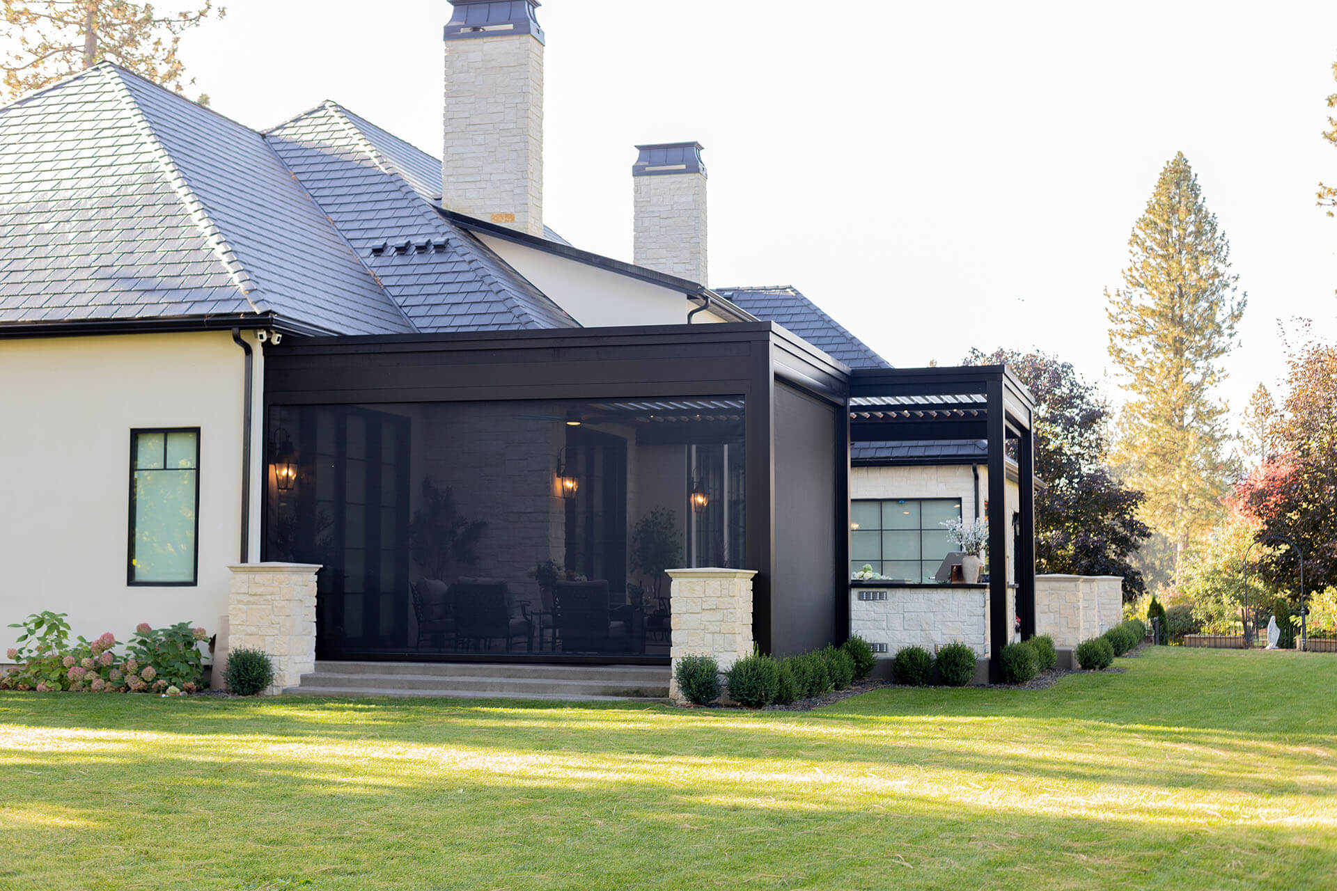 Products_ExteriorMotorizedScreens (1)