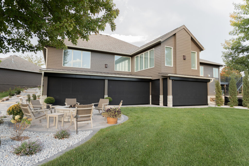 screened porch or covered deck