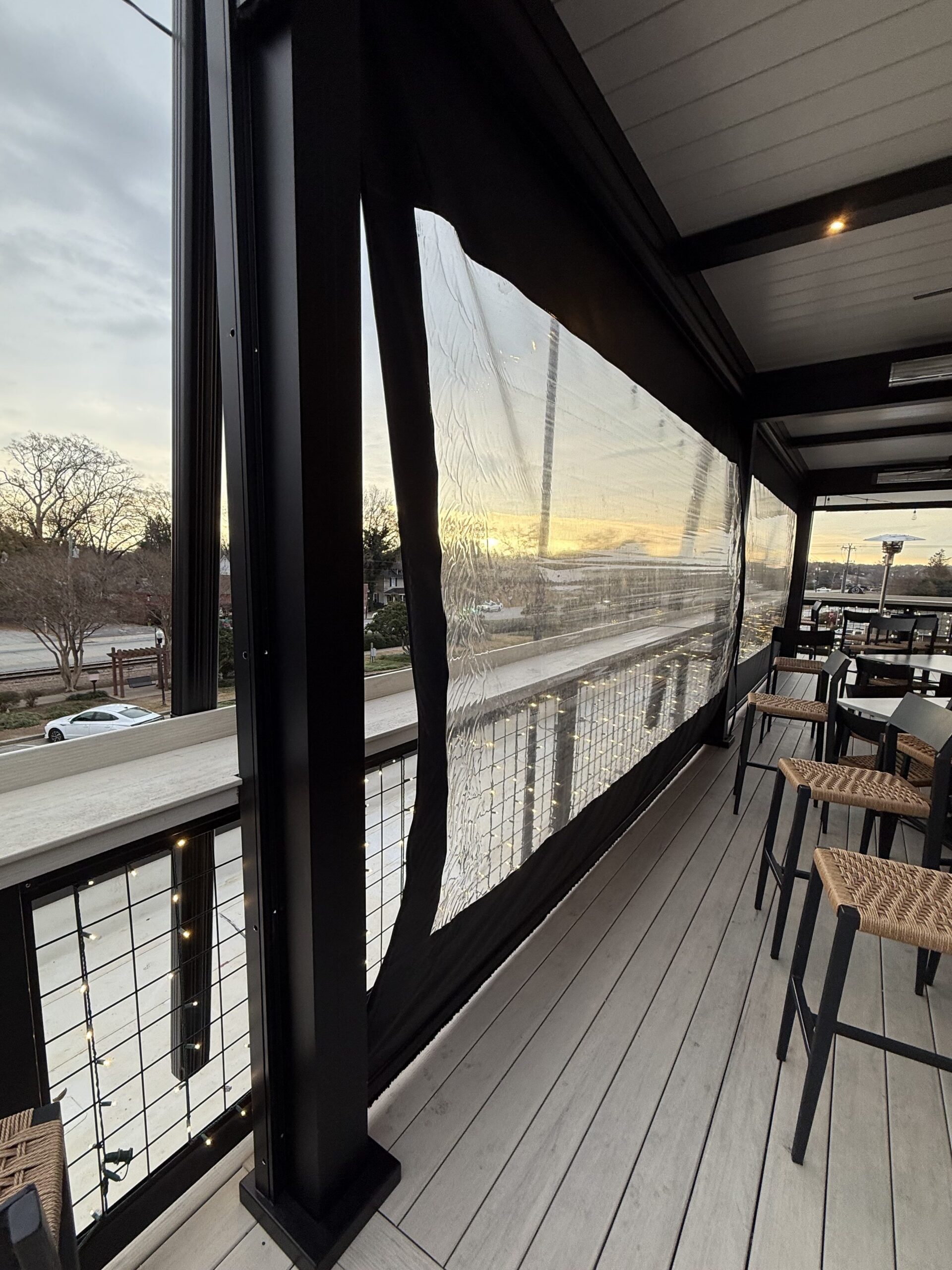 Poor quality motorized screen system that has gaps along the sides.