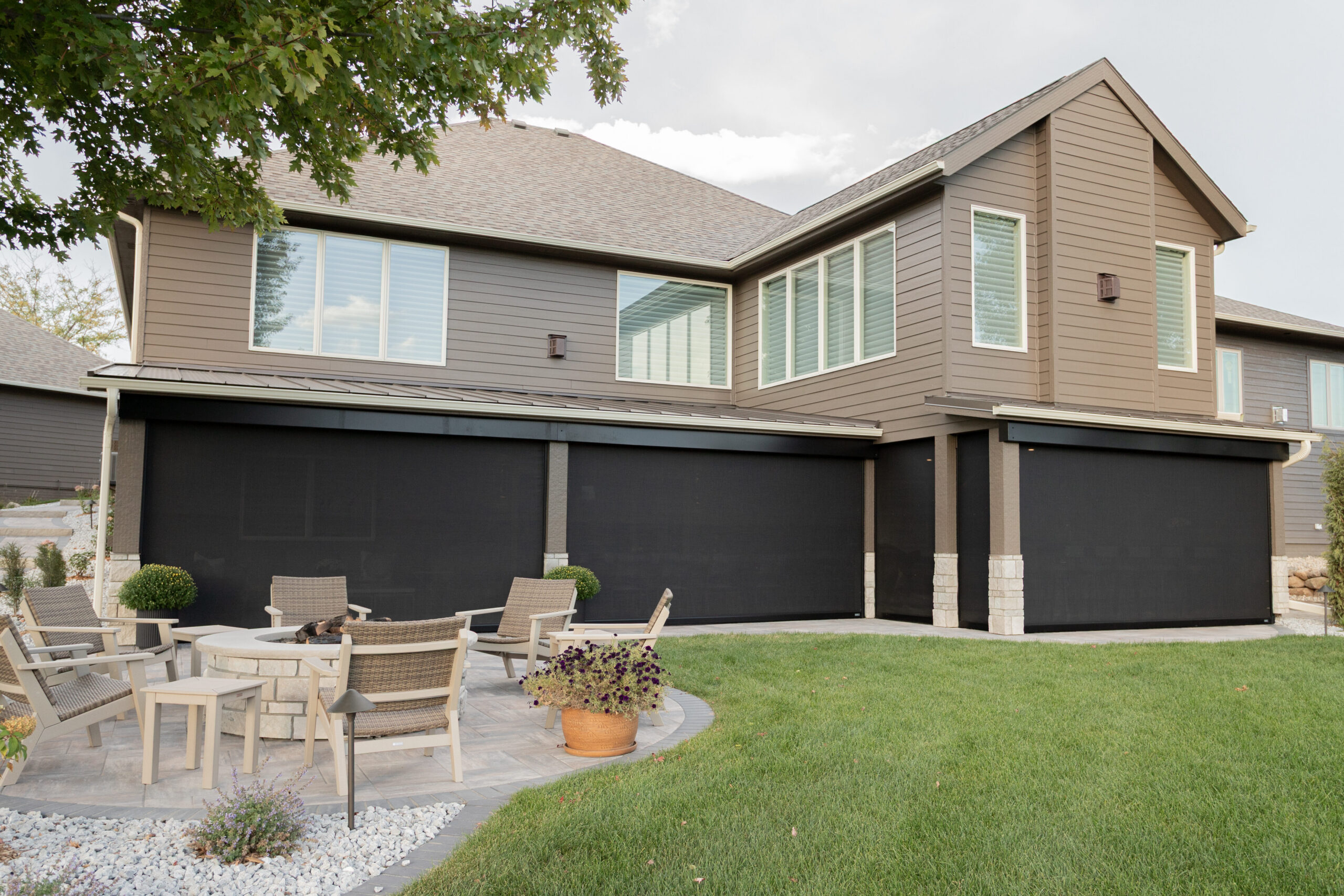 motorized screens in Sioux Falls closed