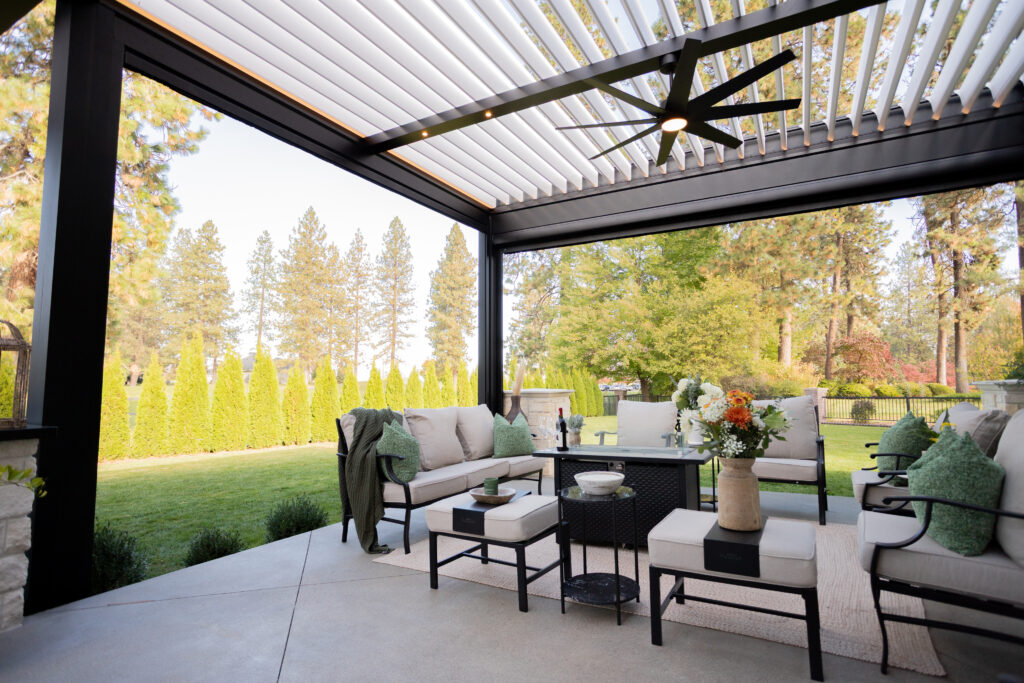 aluminum pergola with motorized louvers and screens
