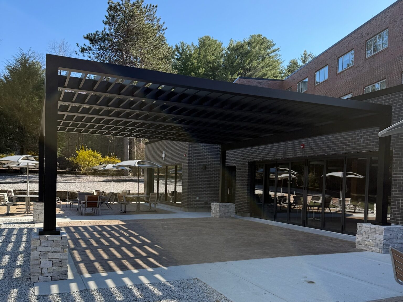 custom pergola installation R-BREEZE fixed louvered pergola